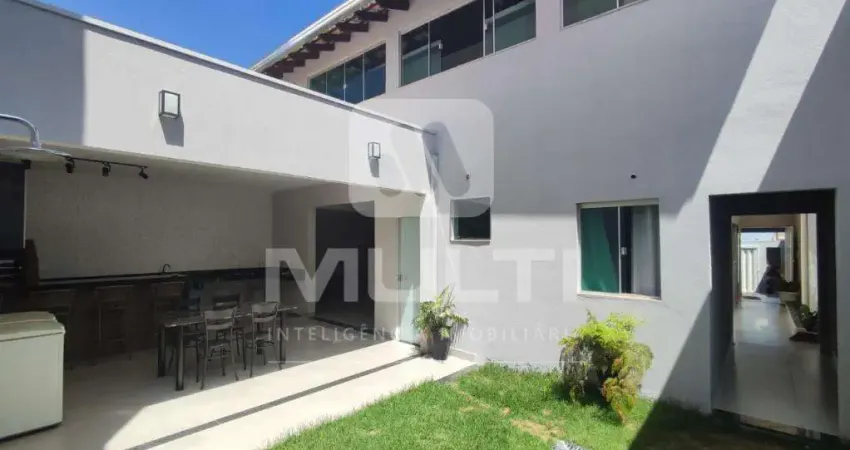 Casa com 4 quartos à venda em Laranjeiras, Uberlândia 