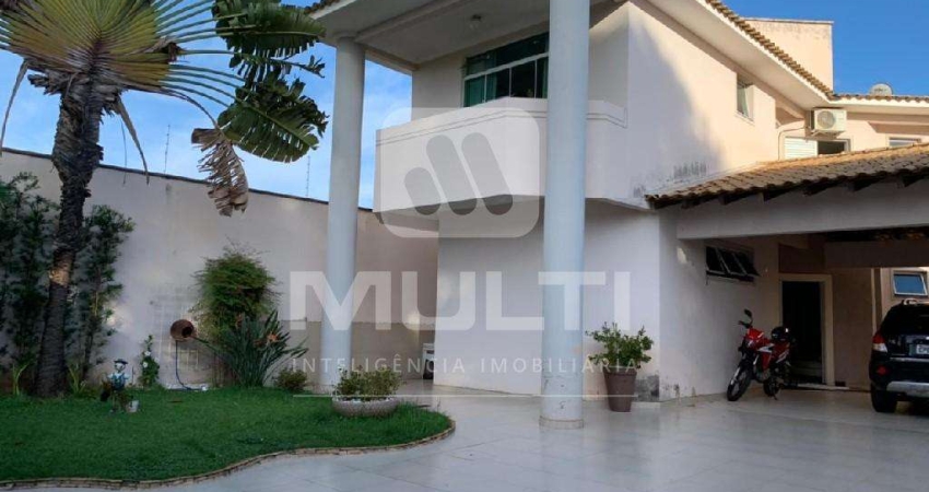 Casa com 5 quartos à venda no Tibery, Uberlândia 