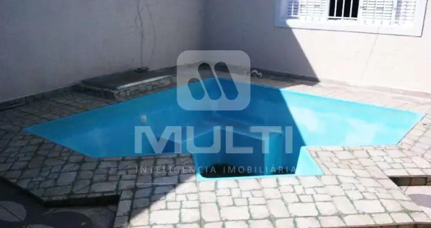 Casa com 4 quartos à venda no Marta Helena, Uberlândia 