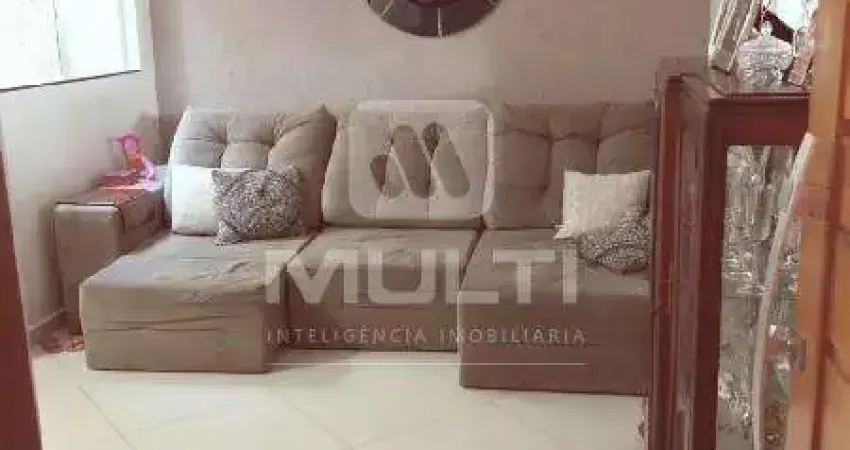 Casa com 3 quartos para alugar no Nova Uberlândia, Uberlândia 