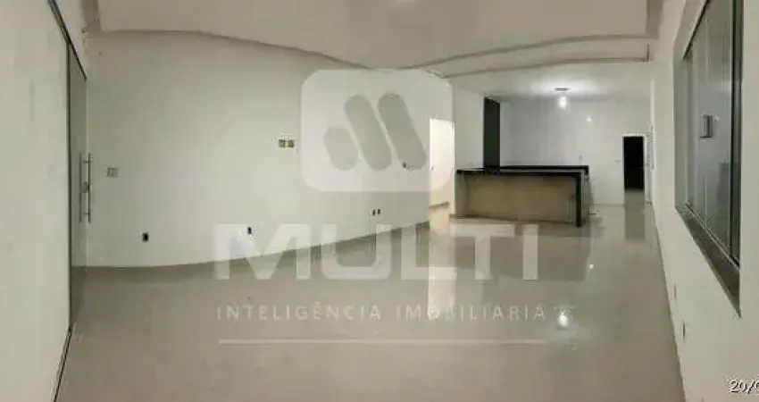 Casa com 3 quartos para alugar no Jardim Inconfidência, Uberlândia 
