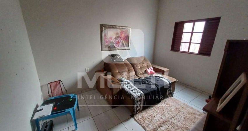 Casa com 5 quartos à venda no Parque Residencial do Camaru, Uberlândia 