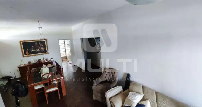 Casa comercial à venda no Tabajaras, Uberlândia 