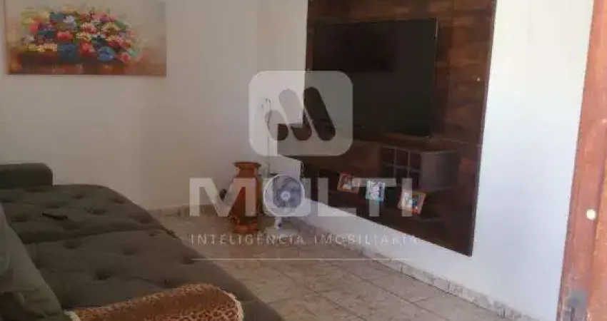 Casa com 3 quartos à venda no Jardim Patrícia, Uberlândia 
