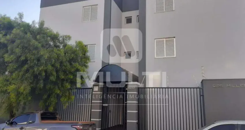 Apartamento com 3 quartos para alugar no Santa Mônica, Uberlândia 