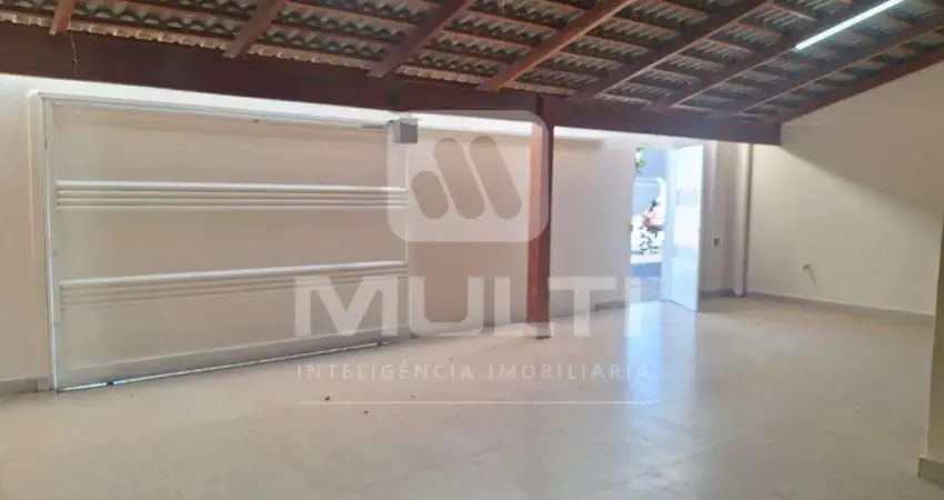 Casa com 3 quartos à venda no Jardim Holanda, Uberlândia 