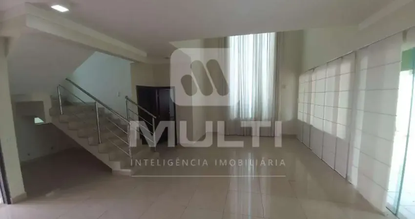 Casa em condomínio fechado com 3 quartos para alugar no Jardins Roma, Uberlândia 