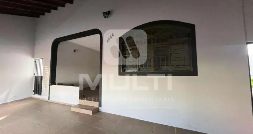 Casa com 3 quartos para alugar no Daniel Fonseca, Uberlândia 