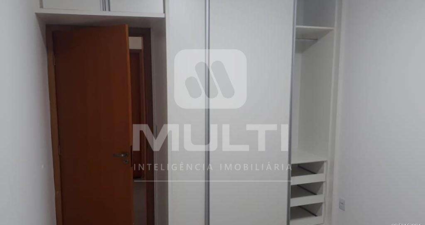 Casa em condomínio fechado com 3 quartos para alugar no Tubalina, Uberlândia 
