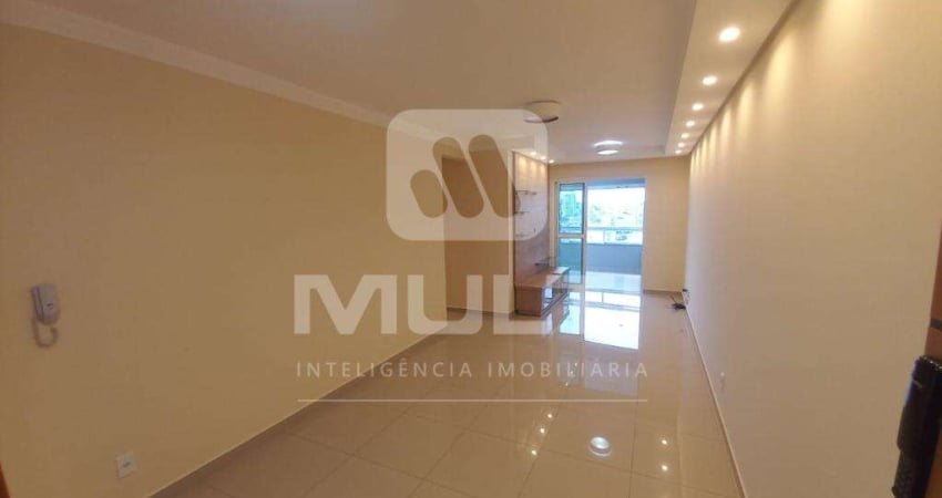 Apartamento com 3 quartos para alugar no Santa Mônica, Uberlândia 