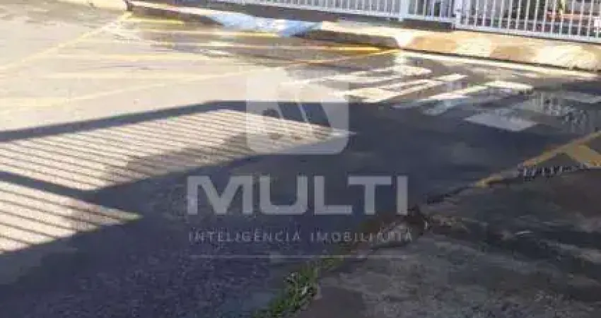 Apartamento com 2 quartos para alugar no Jardim Europa, Uberlândia 