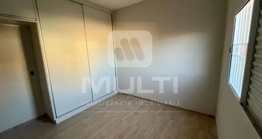 Casa com 4 quartos para alugar no Vigilato Pereira, Uberlândia 
