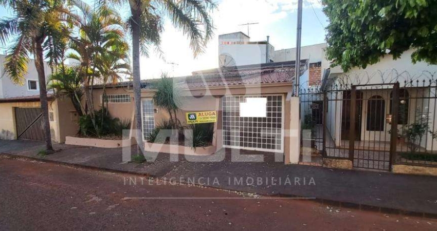 Casa com 3 quartos para alugar no Tabajaras, Uberlândia 