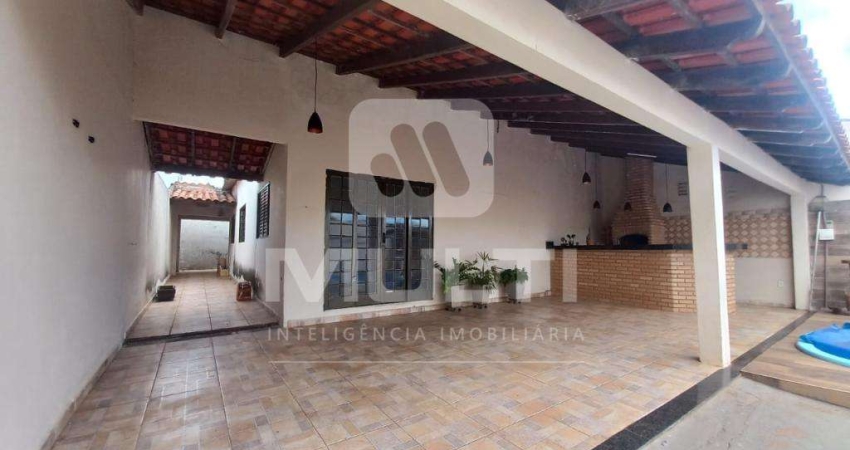 Casa com 3 quartos para alugar no Nova Uberlândia, Uberlândia 