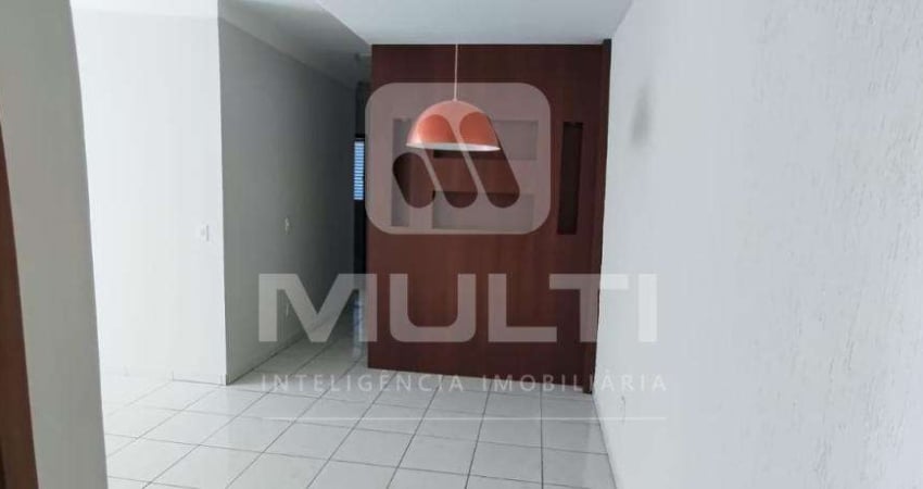 Apartamento com 3 quartos para alugar no Tabajaras, Uberlândia 