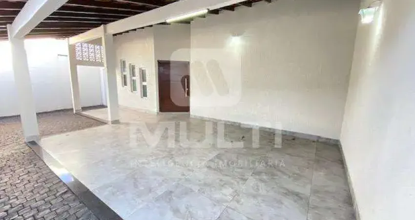 Casa com 3 quartos para alugar no Jardim Patrícia, Uberlândia 