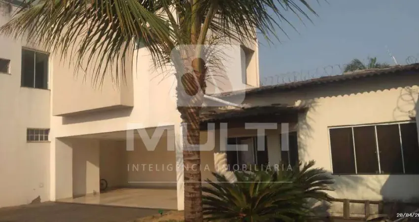 Apartamento com 3 quartos para alugar no Santa Mônica, Uberlândia