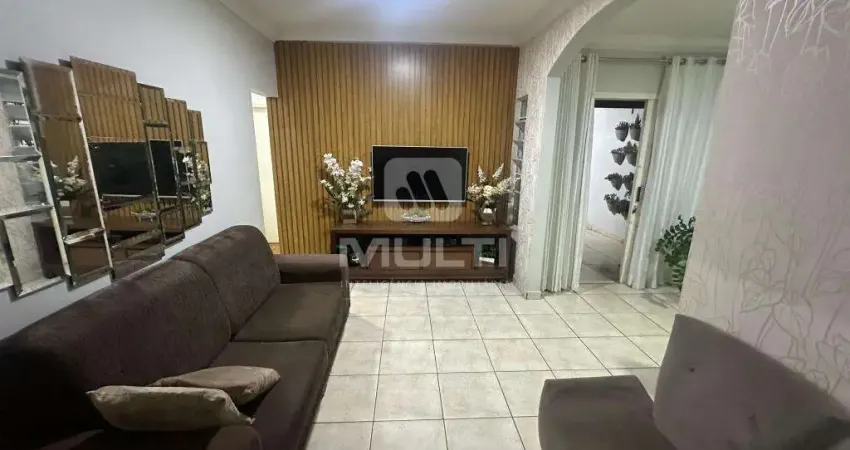 Casa com 3 quartos à venda na Cidade Jardim, Uberlândia