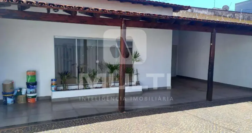Casa com 3 quartos para alugar no Jardim Karaíba, Uberlândia