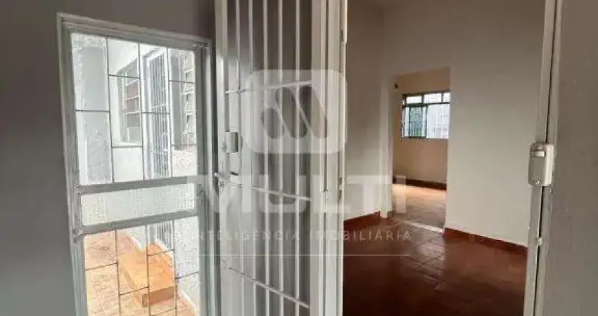 Casa com 3 quartos para alugar no Centro, Uberlândia
