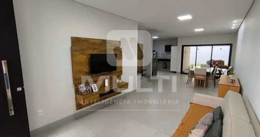 Casa com 3 quartos à venda no Jaraguá, Uberlândia