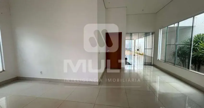 Casa em condomínio fechado com 3 quartos para alugar em Laranjeiras, Uberlândia