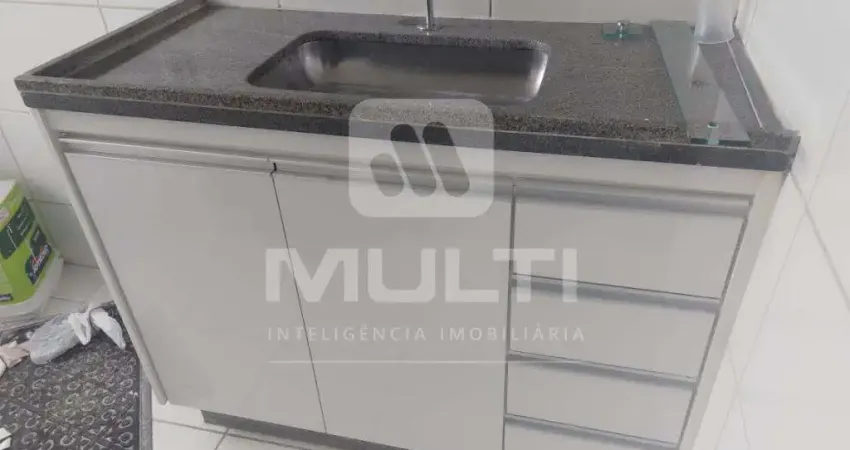 Apartamento com 2 quartos para alugar no Presidente Roosevelt, Uberlândia