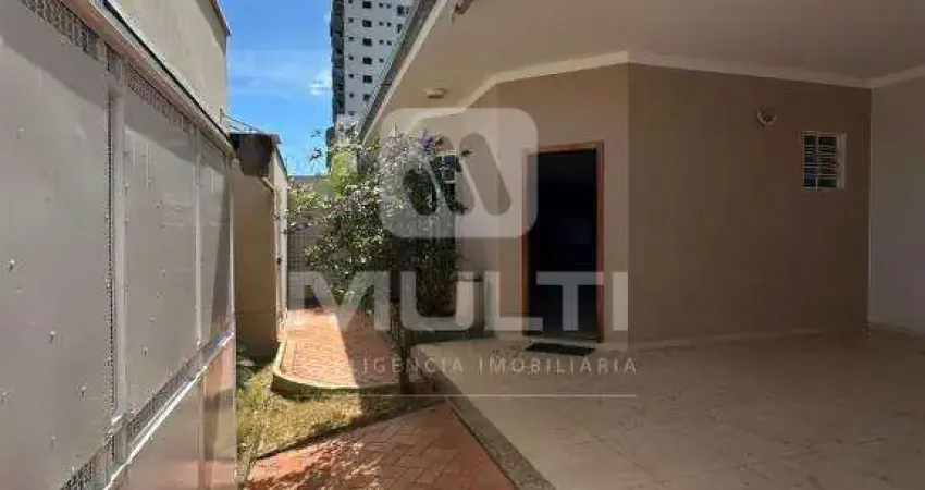 Casa com 3 quartos para alugar no Santa Mônica, Uberlândia