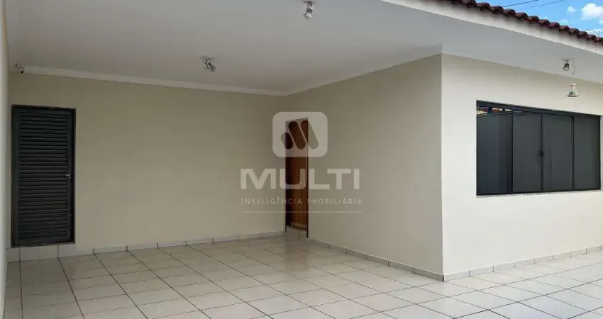 Casa com 3 quartos à venda na Cidade Jardim, Uberlândia