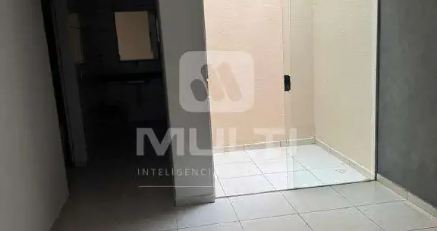 Casa com 2 quartos para alugar no Jardim Europa, Uberlândia 
