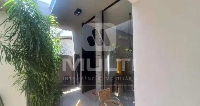 Casa comercial para alugar no Tabajaras, Uberlândia 