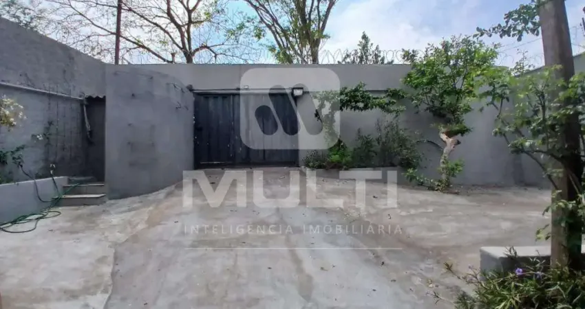 Casa comercial para alugar no Osvaldo Rezende, Uberlândia