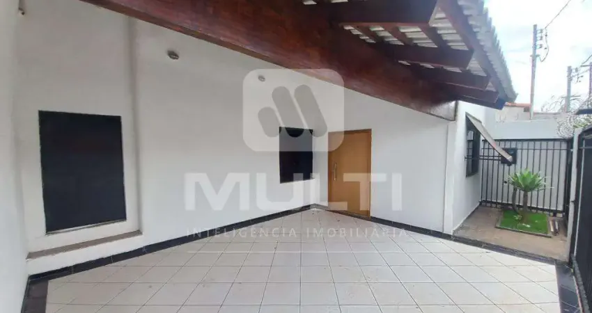 Casa com 3 quartos para alugar na Cidade Jardim, Uberlândia 
