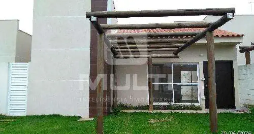 Casa em condomínio fechado com 3 quartos à venda em Laranjeiras, Uberlândia 