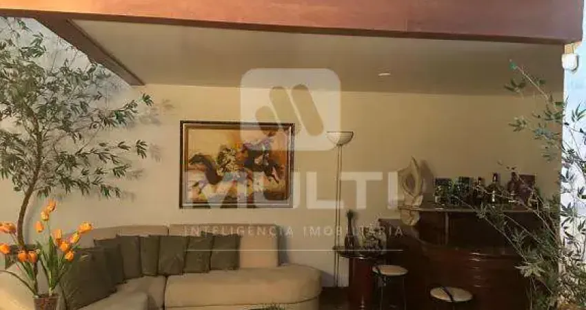 Casa com 4 quartos à venda no Tabajaras, Uberlândia 