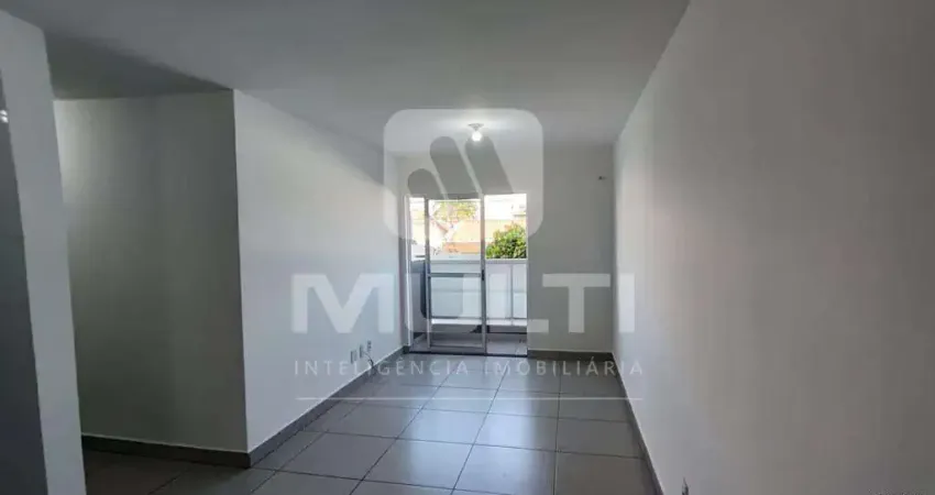 Apartamento com 3 quartos para alugar no Umuarama, Uberlândia 