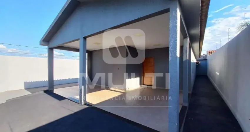 Casa com 3 quartos para alugar no Tubalina, Uberlândia 