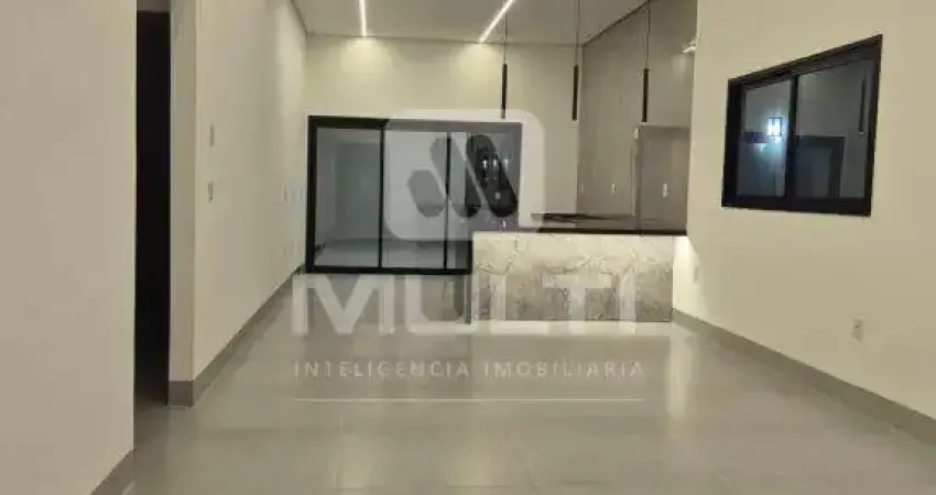 Casa com 3 quartos à venda na Cidade Jardim, Uberlândia