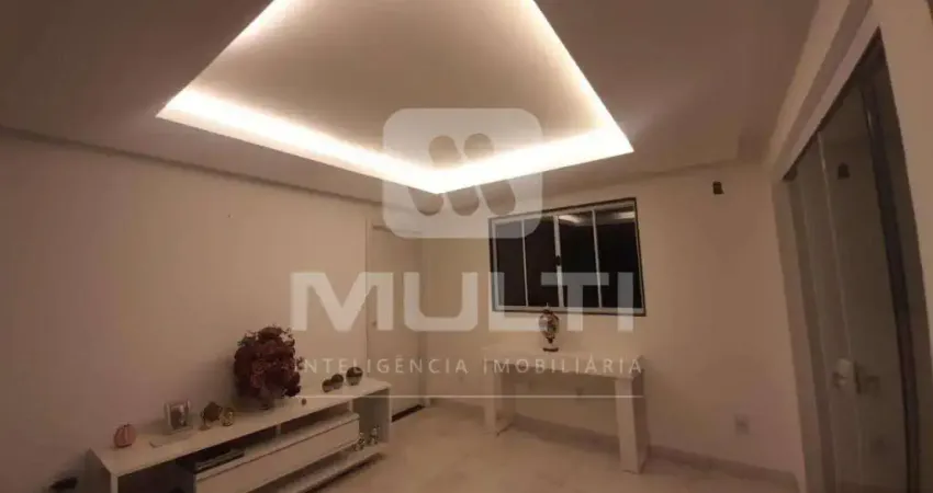 Casa com 3 quartos à venda na Cidade Jardim, Uberlândia 