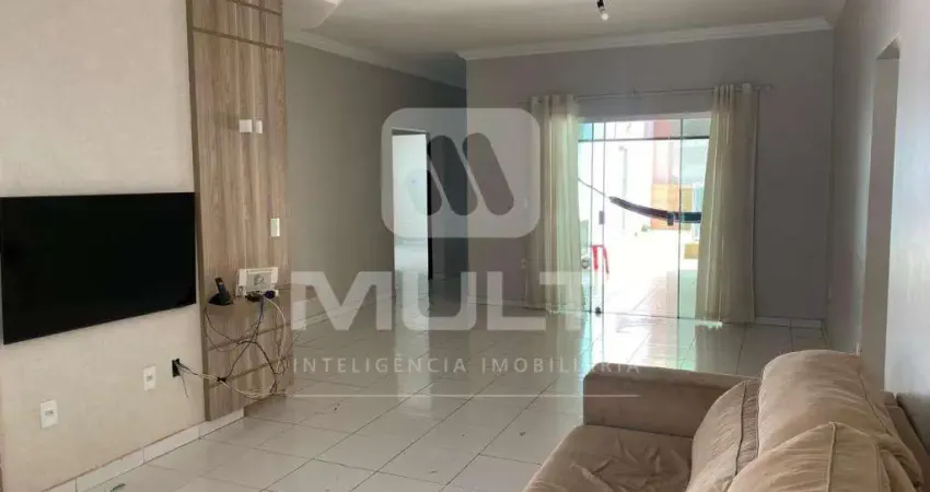 Casa comercial para alugar no Santa Mônica, Uberlândia 