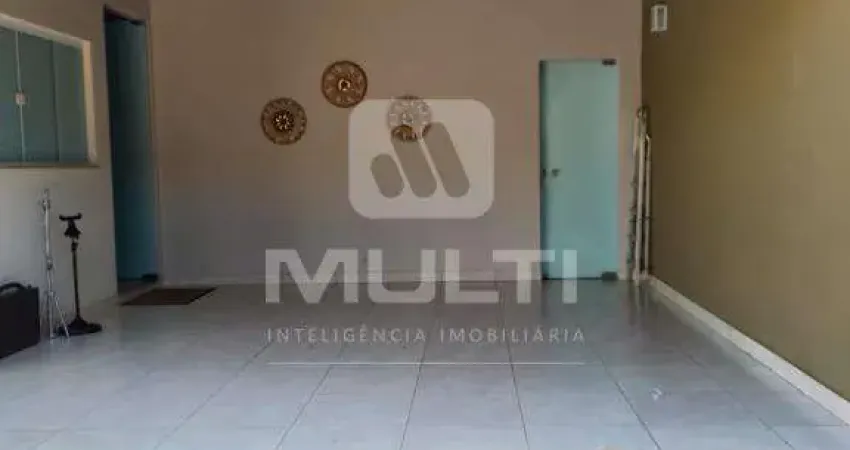 Casa com 3 quartos para alugar no Brasil, Uberlândia