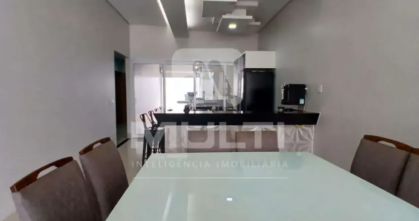 Casa com 3 quartos à venda no Jardim Patrícia, Uberlândia