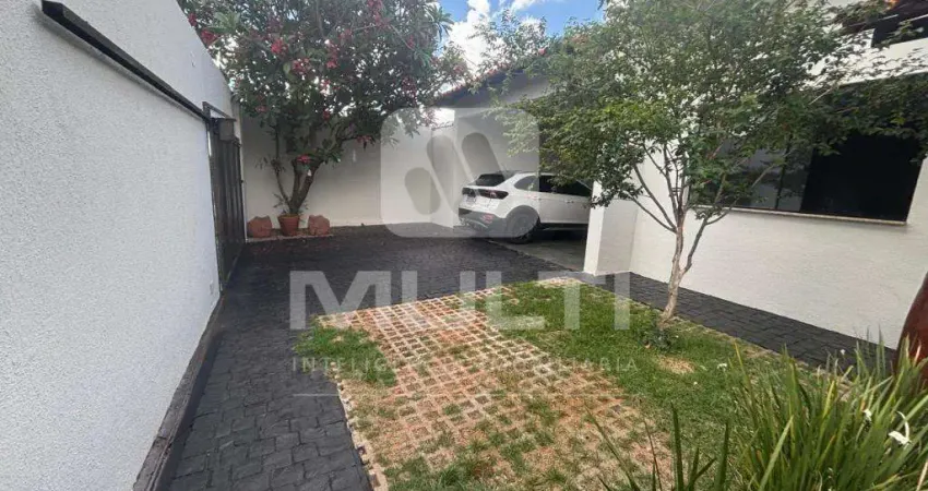 Casa com 3 quartos para alugar no Morada da Colina, Uberlândia
