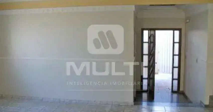 Casa com 3 quartos para alugar no Brasil, Uberlândia