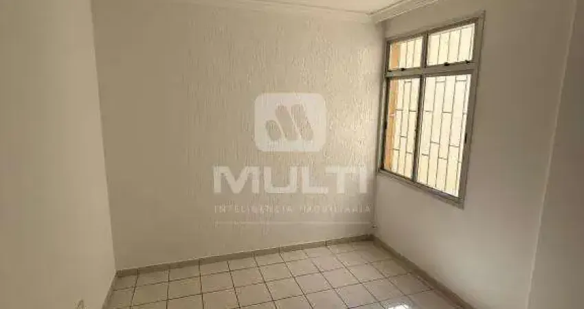 Apartamento com 3 quartos para alugar no Copacabana, Uberlândia
