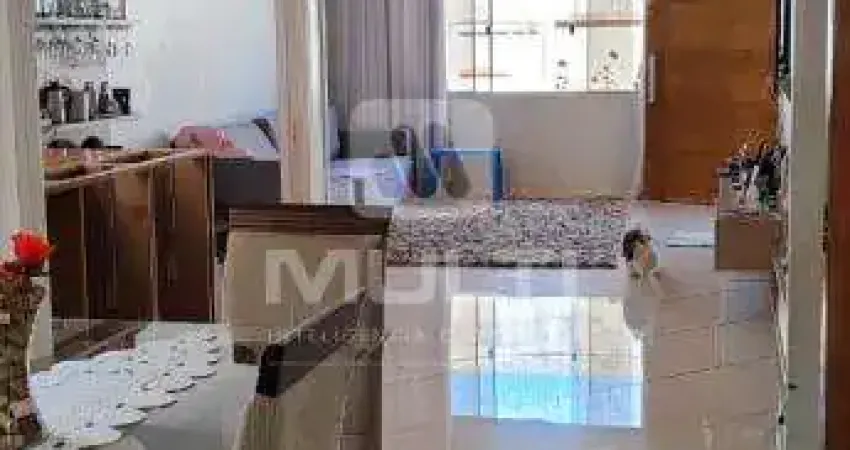 Casa com 3 quartos à venda no Jardim Patrícia, Uberlândia