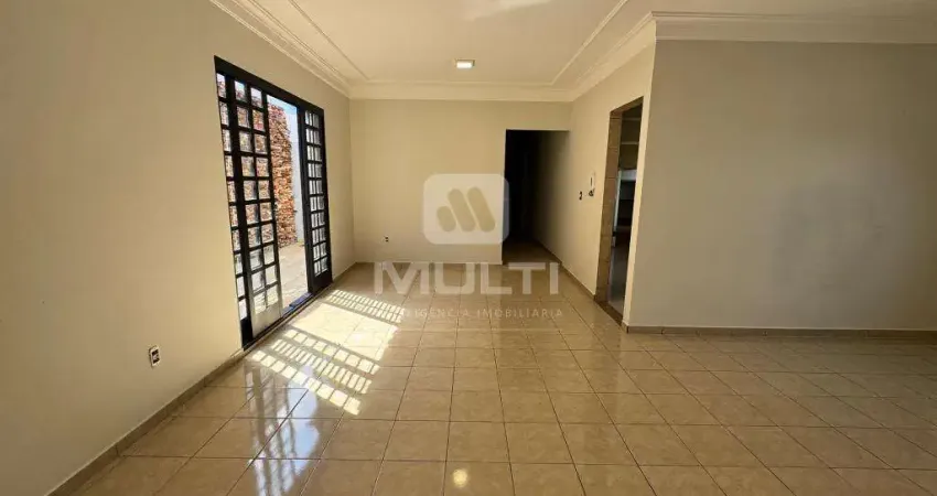 Casa com 3 quartos à venda no Vigilato Pereira, Uberlândia