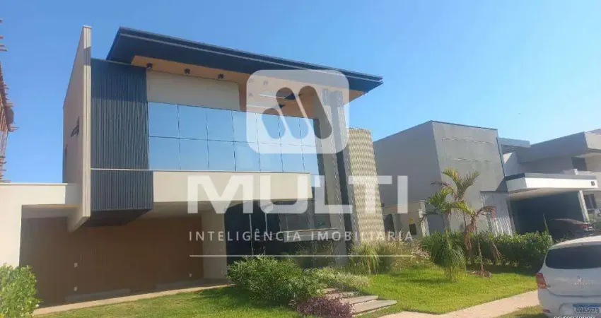 Casa em condomínio fechado com 4 quartos à venda no Nova Uberlândia, Uberlândia