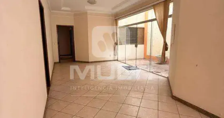 Casa com 4 quartos à venda no Jardim Karaíba, Uberlândia