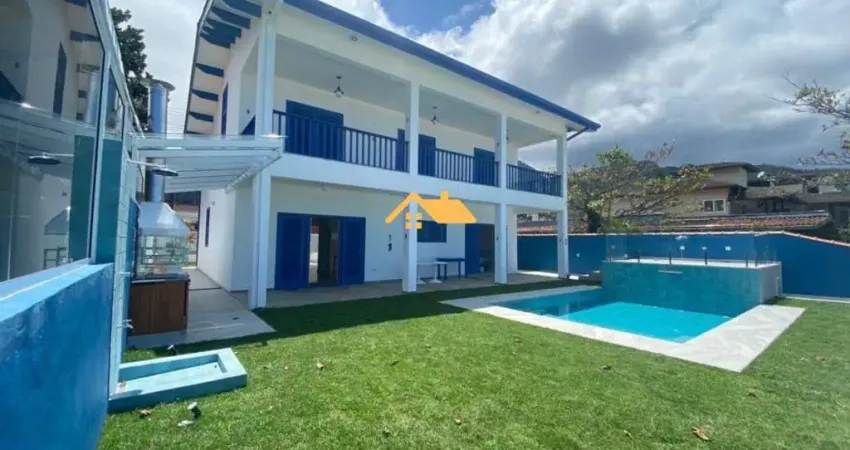 Casa em Maresias temporada-14 pessoas, São Sebastião-SP: 4 quartos, 2 suítes, 2 salas, 3 banheiros, 4 vagas de garagem, 200m².